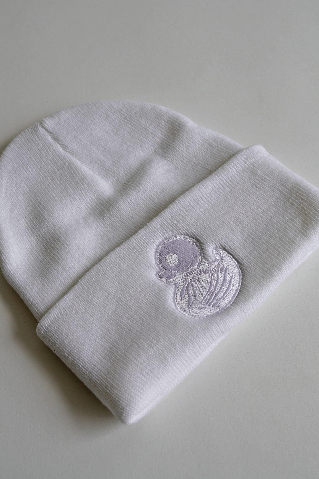 WHITE OUT BEANIE