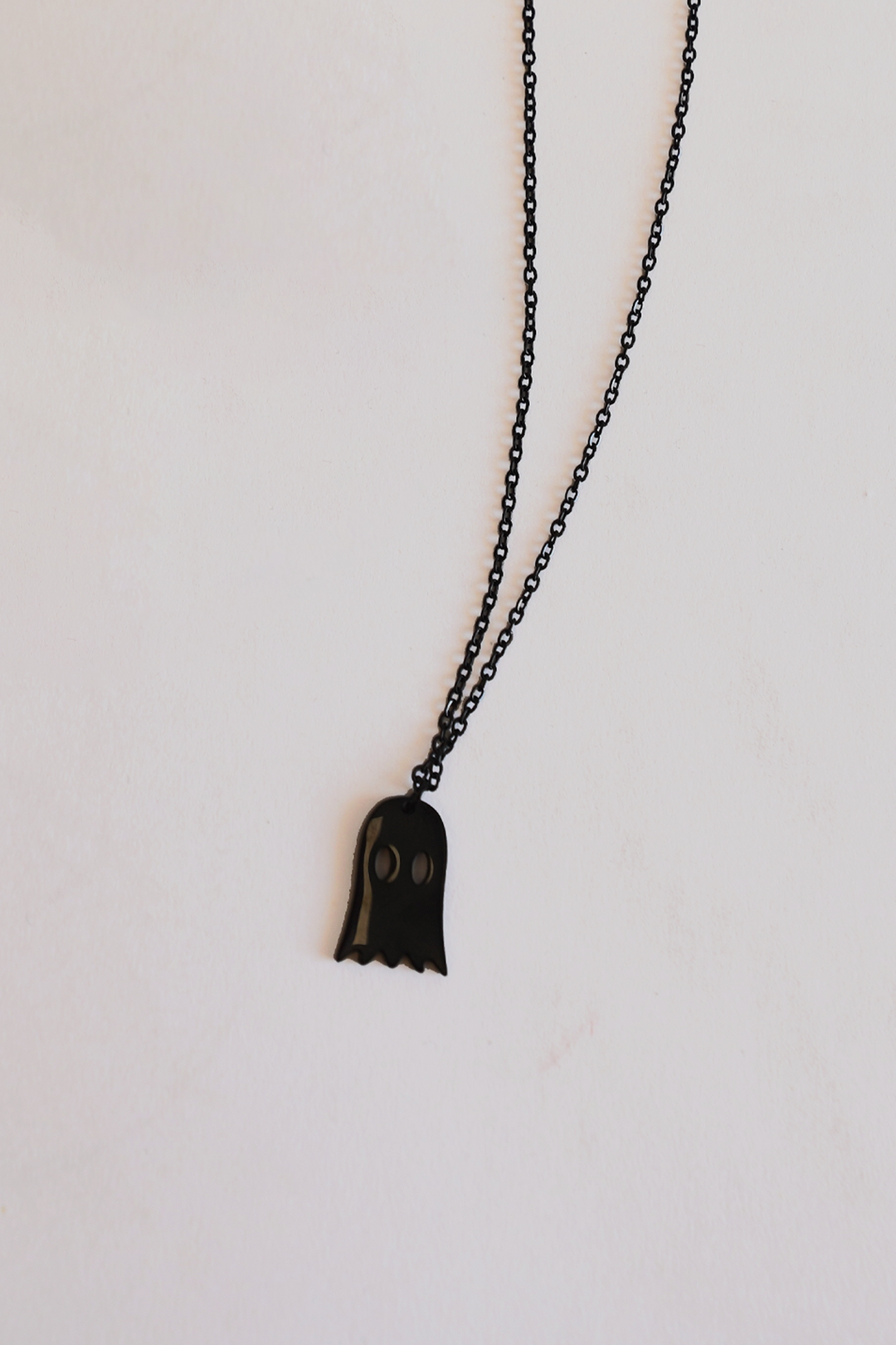 GHOSTIE NECKLACE