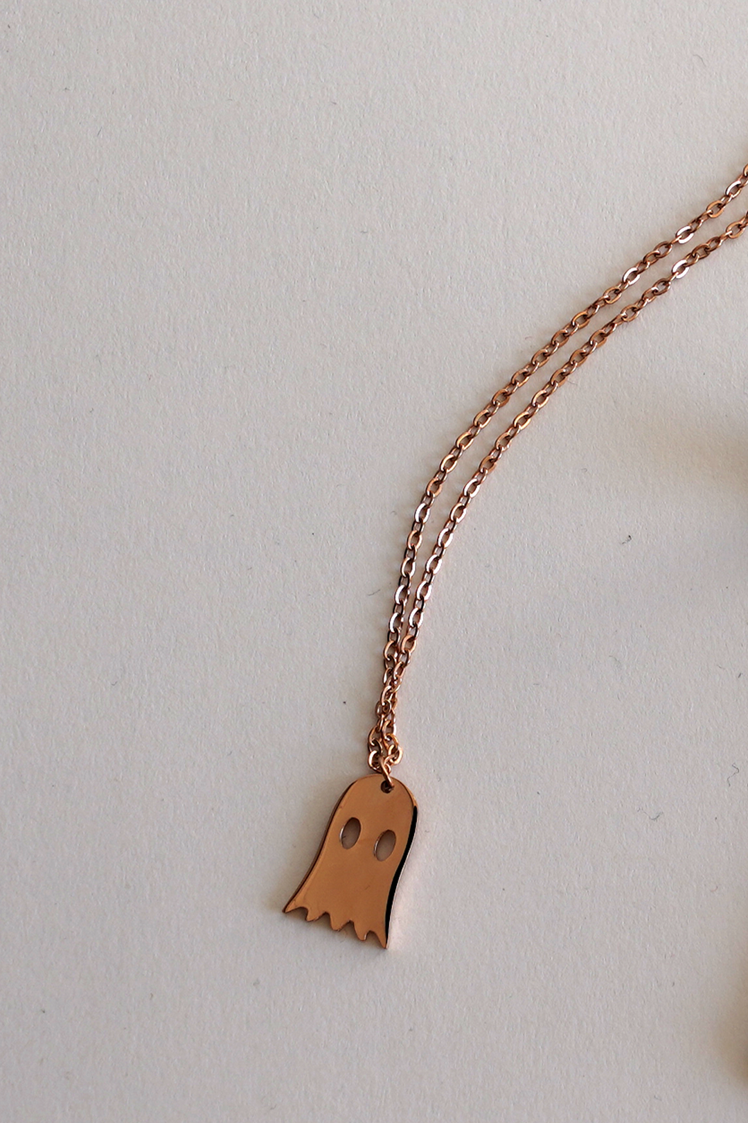 GHOSTIE NECKLACE