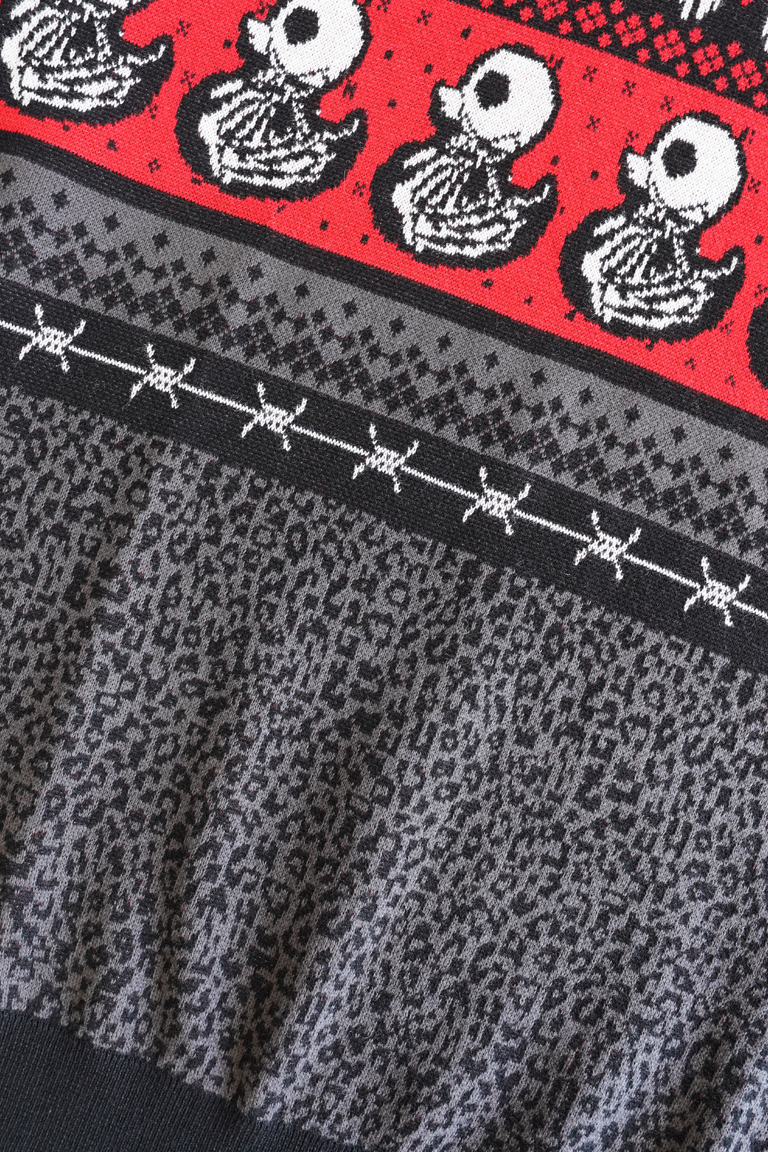 LIMITED FEAR FAM - TACKY SWEATER PULLOVER
